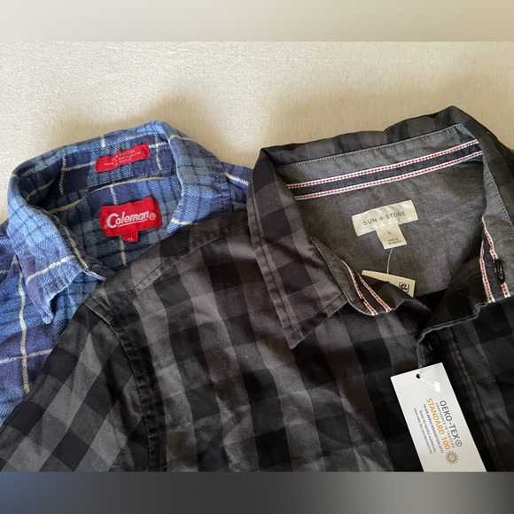 bundle of 2 button up flannels oversized - Picture 2 of 4